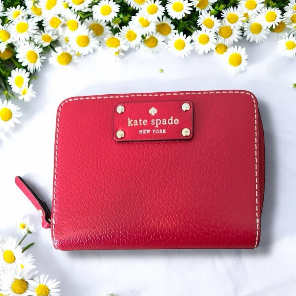 Kate Spade Cherry Red Compact Wallet Pebbled Leather Bifold Logo Gently Used